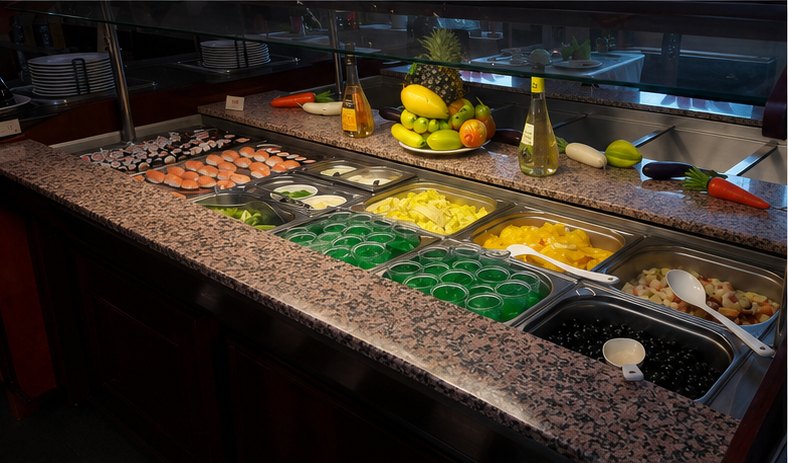 Buffettheke im Lotus Altenkirchen mit Sushi, frischem Obst und Desserts